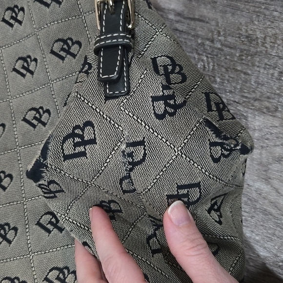 Dooney & Bourke large monogramed hobo bag black & gray canvas - Picture 5 of 10